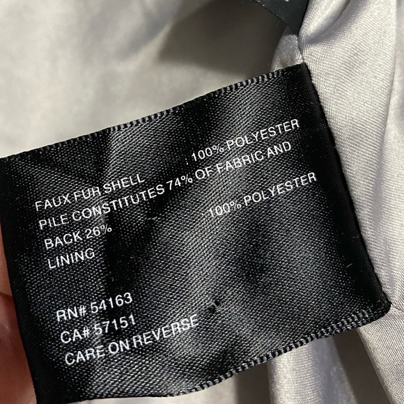 Kenneth Cole Shaggy Soft Faux Fur Snap Button Silver Long Fuzzy Coat Size XS - Picture 7 of 7